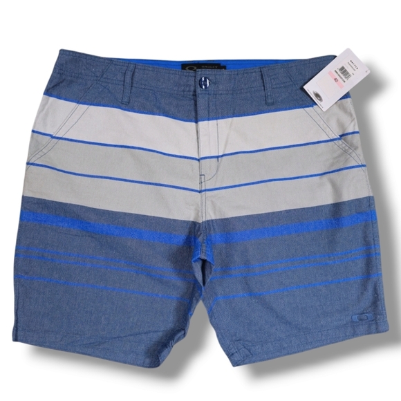 NWT OAKLEY RUDDER SHORTS - Picture 1 of 8
